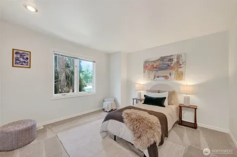 8762 Paisley Drive NE Seattle WA 98115