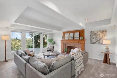 8762 Paisley Drive NE Seattle WA 98115