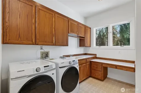 8762 Paisley Drive NE Seattle WA 98115