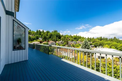 8762 Paisley Drive NE Seattle WA 98115