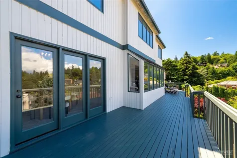 8762 Paisley Drive NE Seattle WA 98115