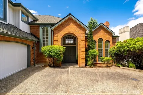 8762 Paisley Drive NE Seattle WA 98115