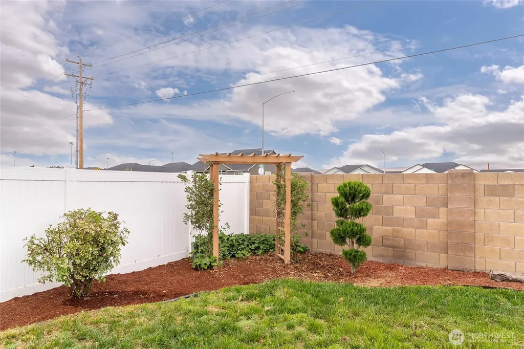 725 L St NE Quincy WA 98848