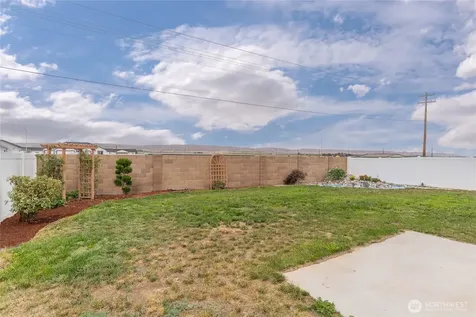 725 L St NE Quincy WA 98848
