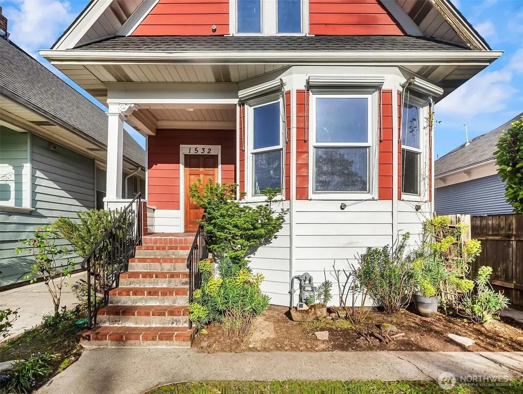 1532 23rd Avenue Seattle WA 98122