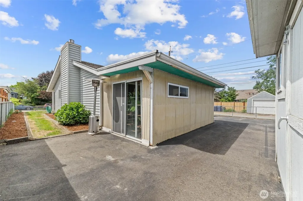207 S 63rd Street Tacoma WA 98408