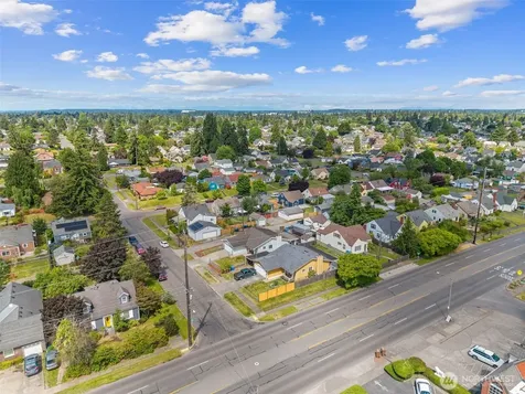 207 S 63rd Street Tacoma WA 98408