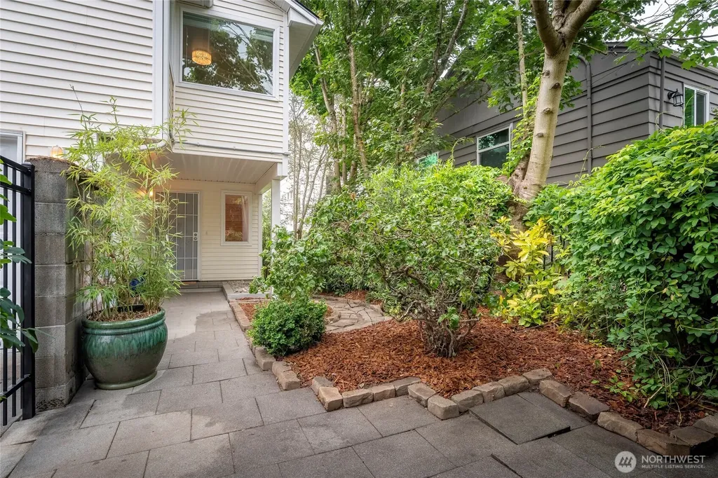 831 19th Avenue S Seattle WA 98144