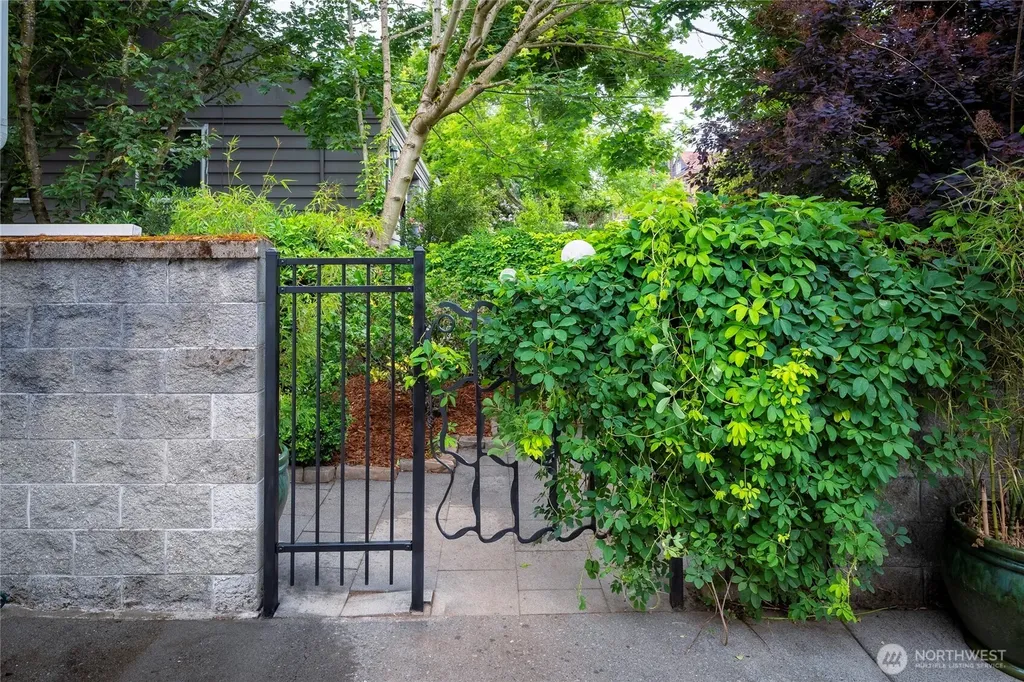 831 19th Avenue S Seattle WA 98144