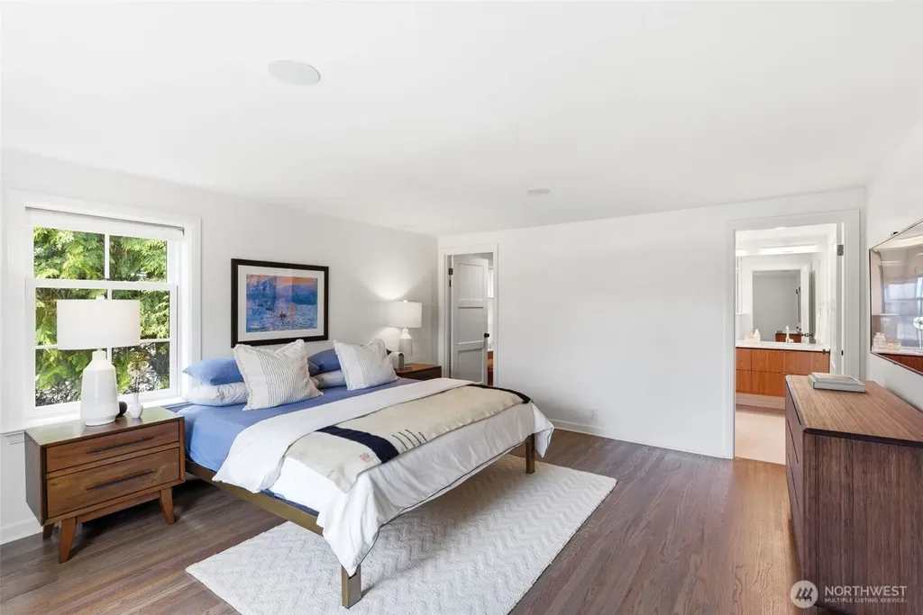 5815 Ann Arbor Avenue NE Seattle WA 98105