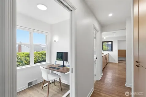 5815 Ann Arbor Avenue NE Seattle WA 98105