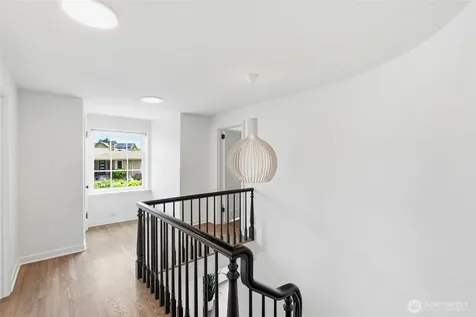 5815 Ann Arbor Avenue NE Seattle WA 98105