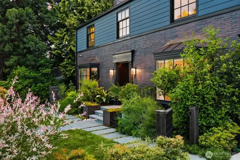 5815 Ann Arbor Avenue NE Seattle WA 98105
