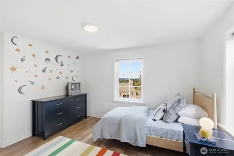 5815 Ann Arbor Avenue NE Seattle WA 98105