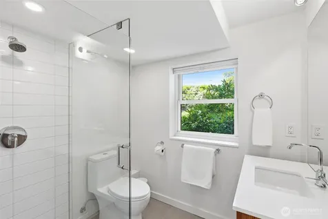 5815 Ann Arbor Avenue NE Seattle WA 98105