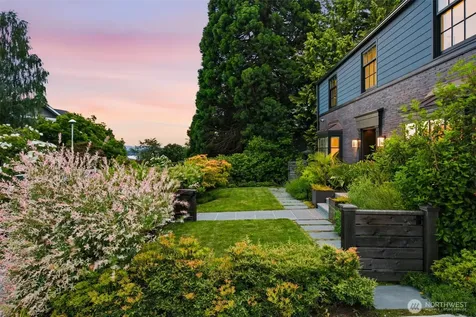 5815 Ann Arbor Avenue NE Seattle WA 98105