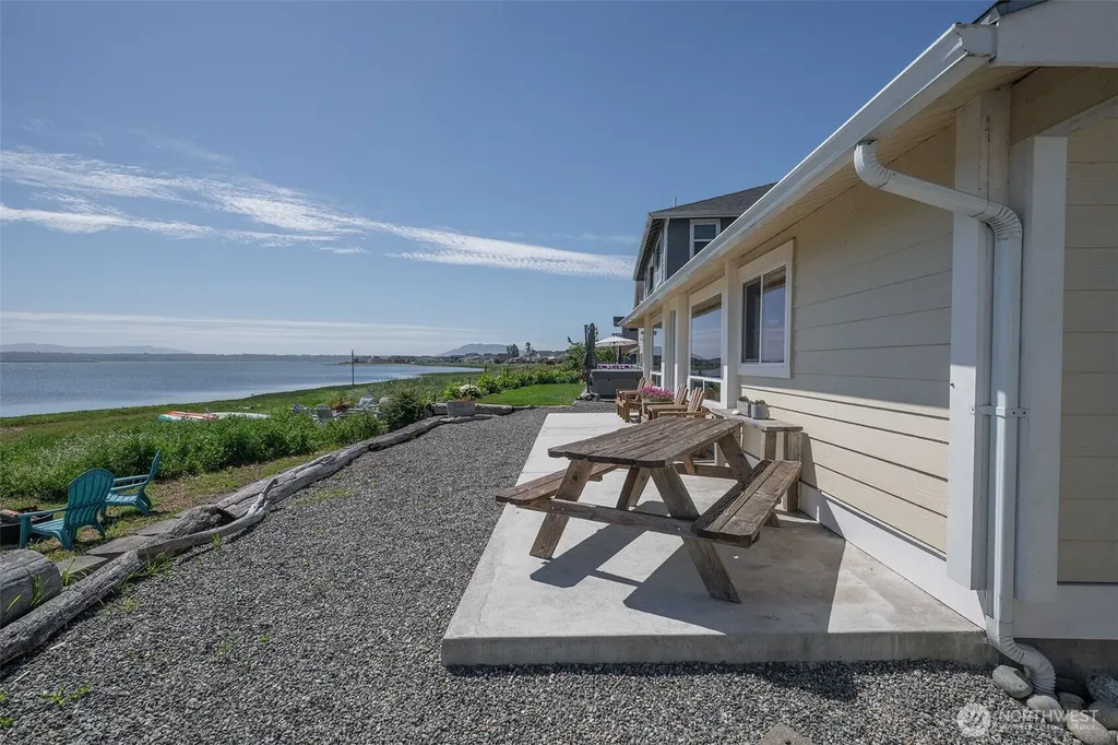 4182 Saltspring Drive Ferndale WA 98248