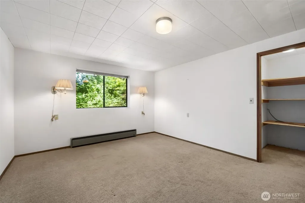 31 E Village View Drive Allyn WA 98524