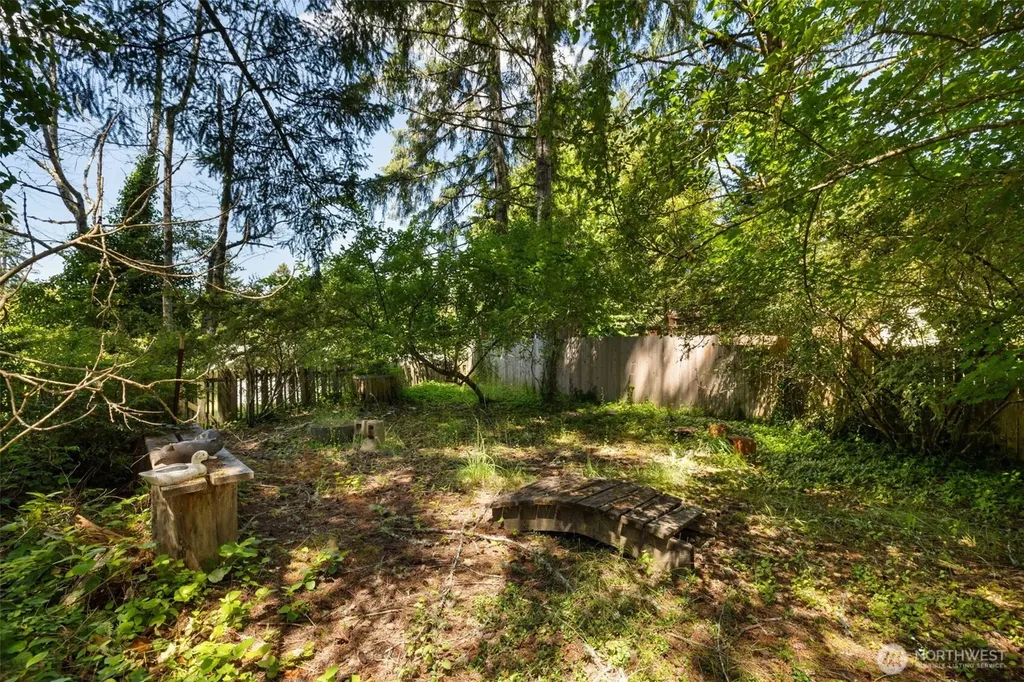 31 E Village View Drive Allyn WA 98524