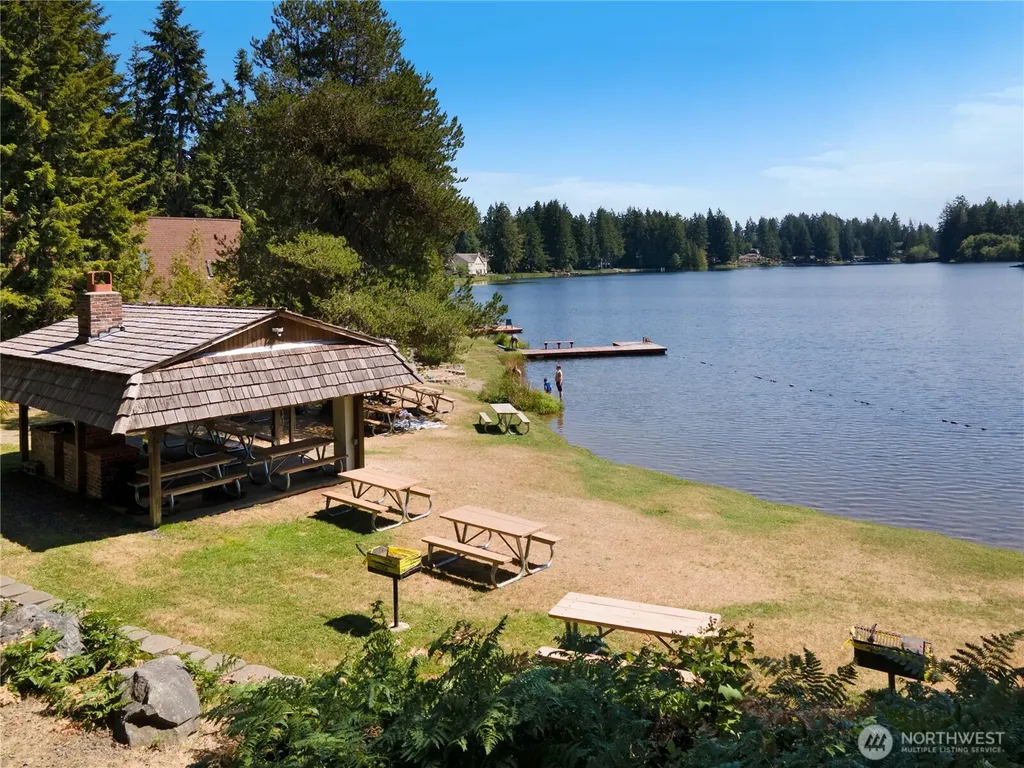 31 E Village View Drive Allyn WA 98524