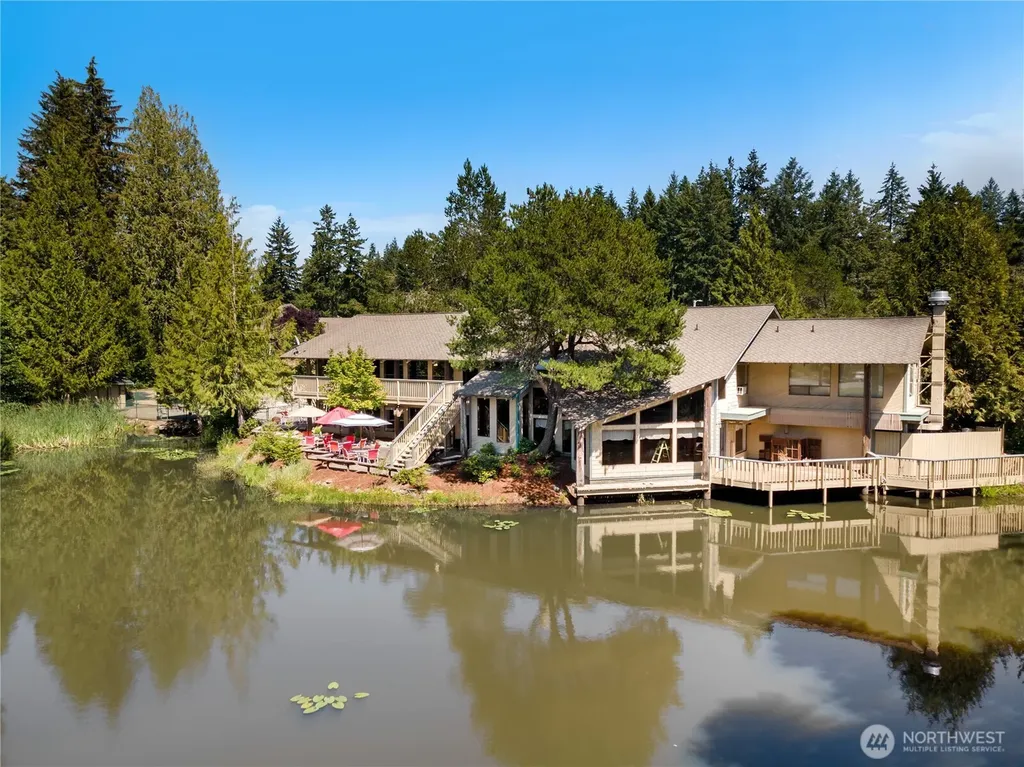 31 E Village View Drive Allyn WA 98524