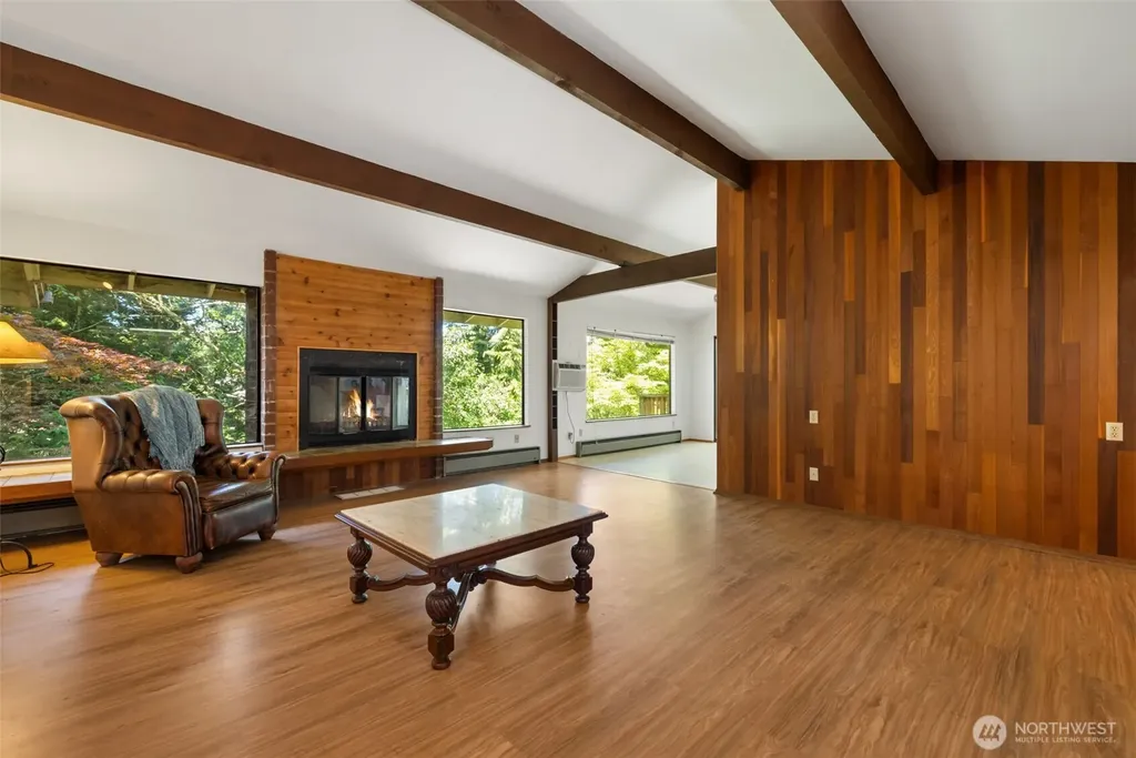 31 E Village View Drive Allyn WA 98524