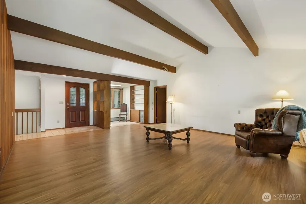31 E Village View Drive Allyn WA 98524