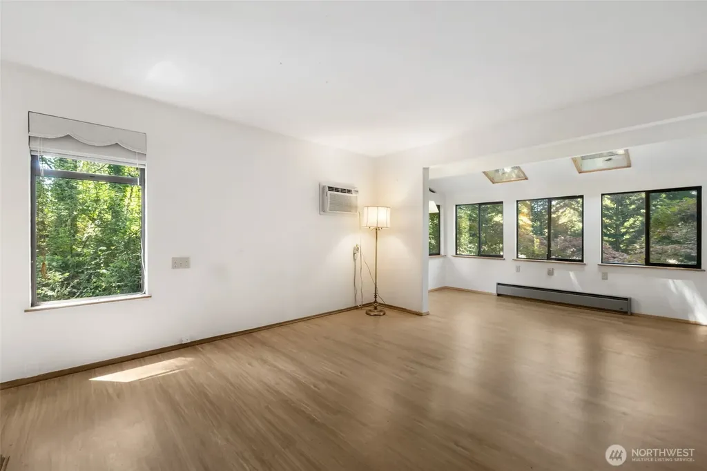 31 E Village View Drive Allyn WA 98524