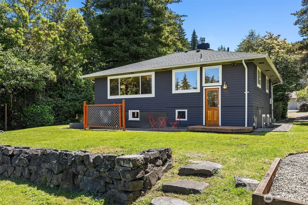 10308 SW 116th Avenue Vashon WA 98070