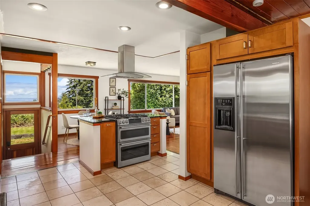 10308 SW 116th Avenue Vashon WA 98070