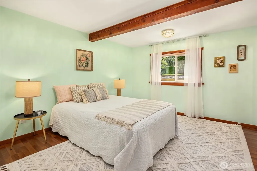 10308 SW 116th Avenue Vashon WA 98070
