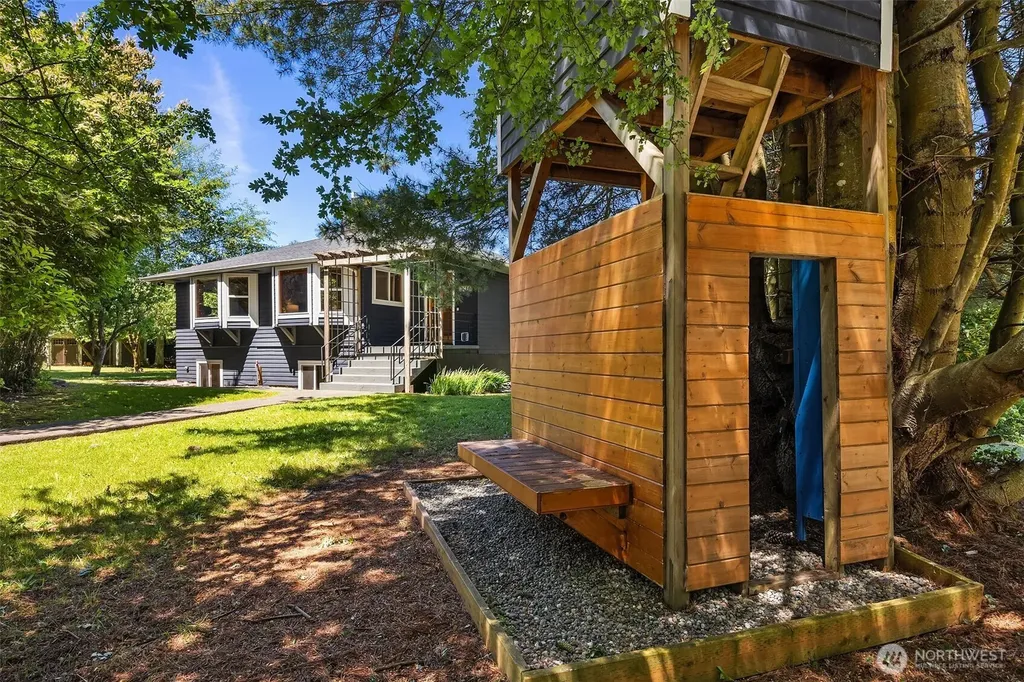 10308 SW 116th Avenue Vashon WA 98070