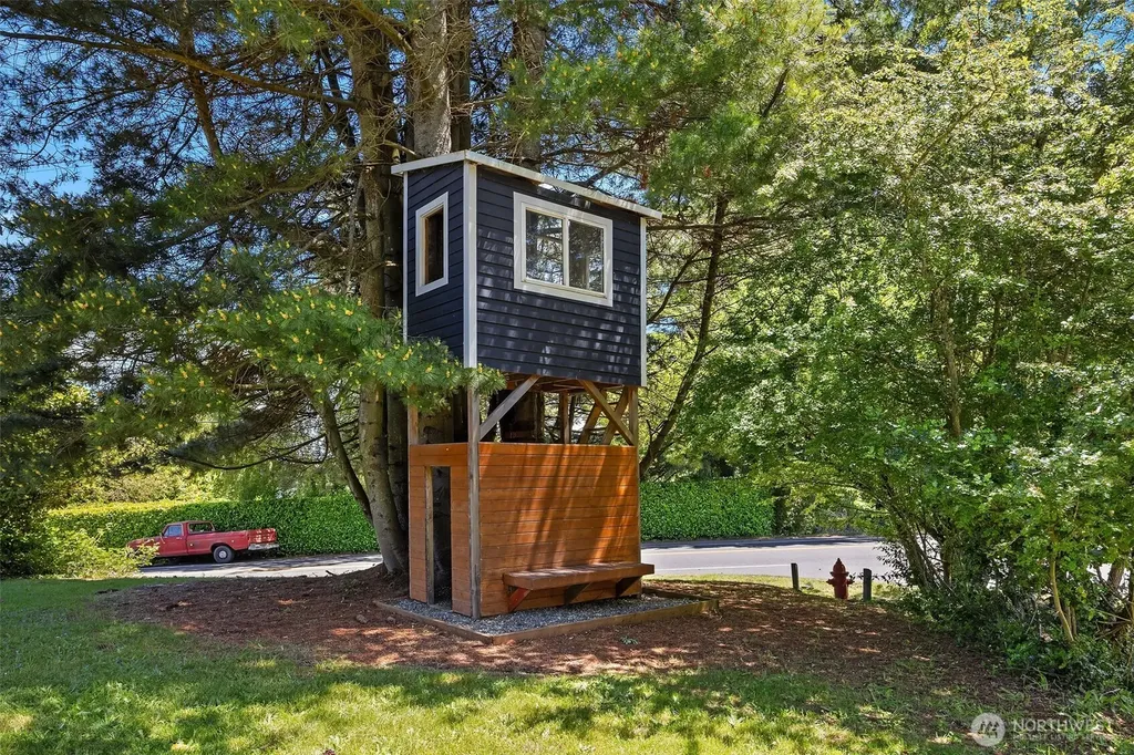 10308 SW 116th Avenue Vashon WA 98070