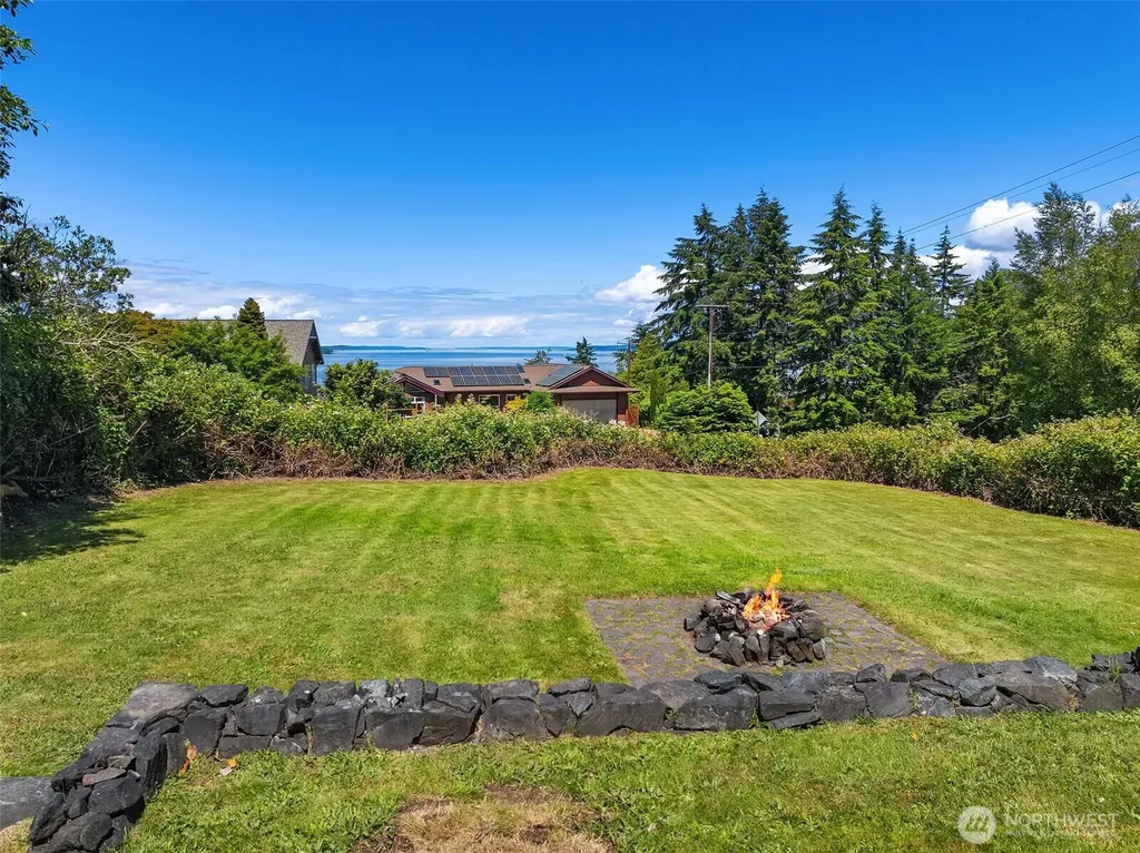 10308 SW 116th Avenue Vashon WA 98070