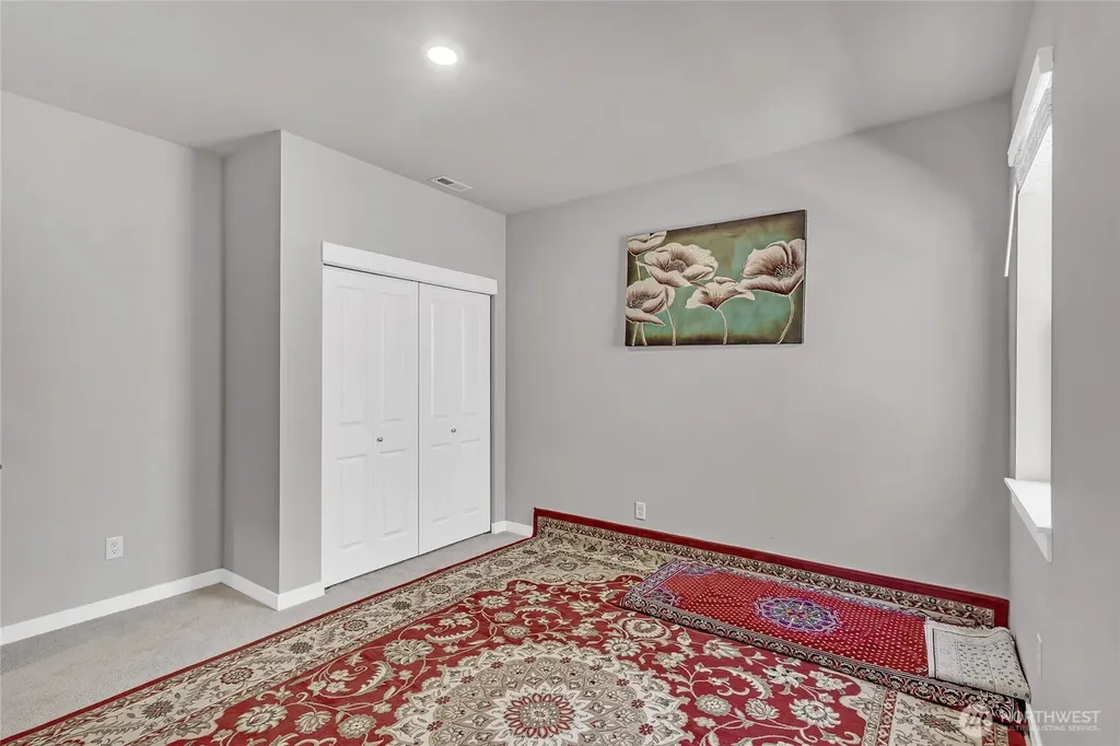 28221 33rd Place S Auburn WA 98001