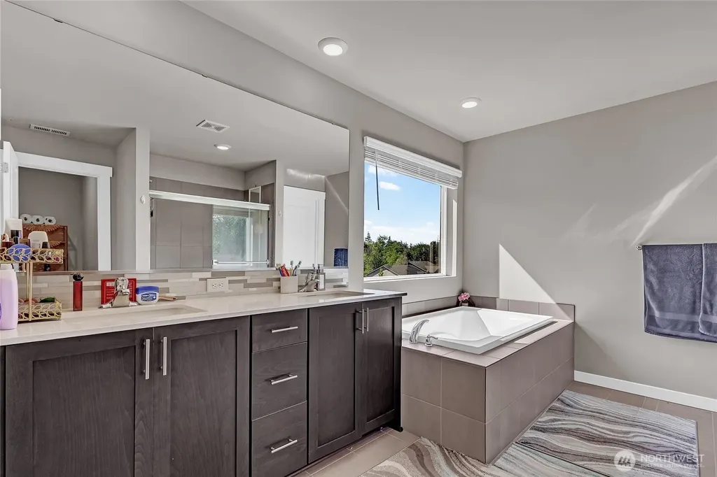 28221 33rd Place S Auburn WA 98001