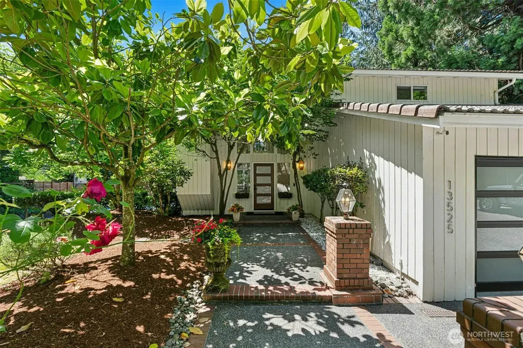 13525 62nd Avenue NE Kirkland WA 98034