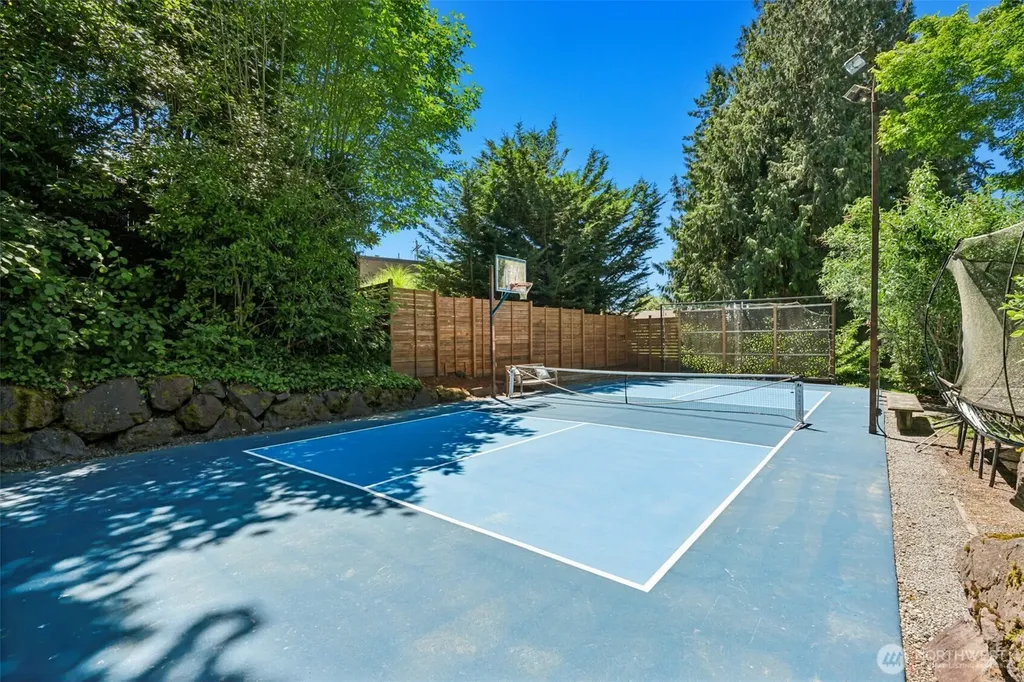 13525 62nd Avenue NE Kirkland WA 98034