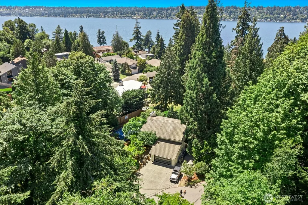 13525 62nd Avenue NE Kirkland WA 98034