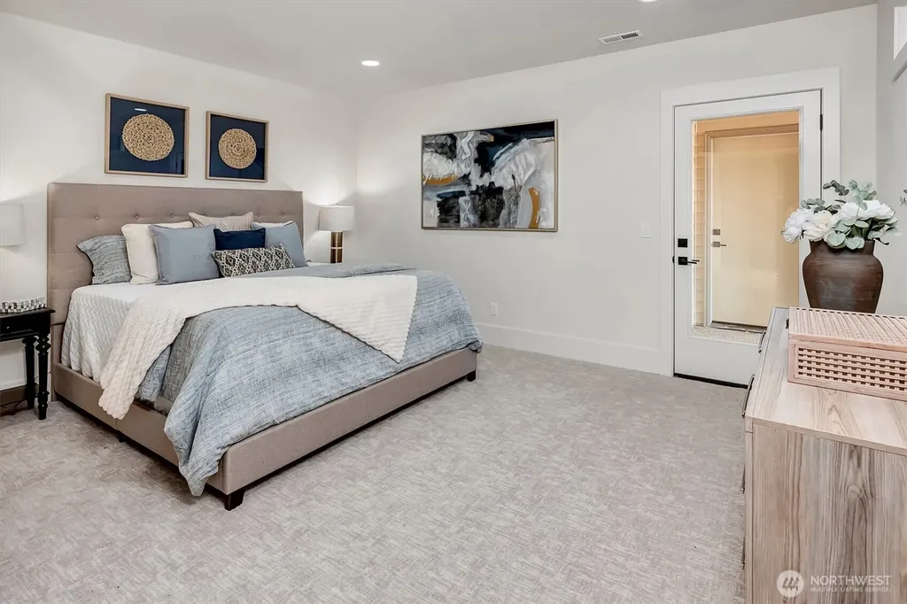 3036 67th Avenue SE Mercer Island WA 98040