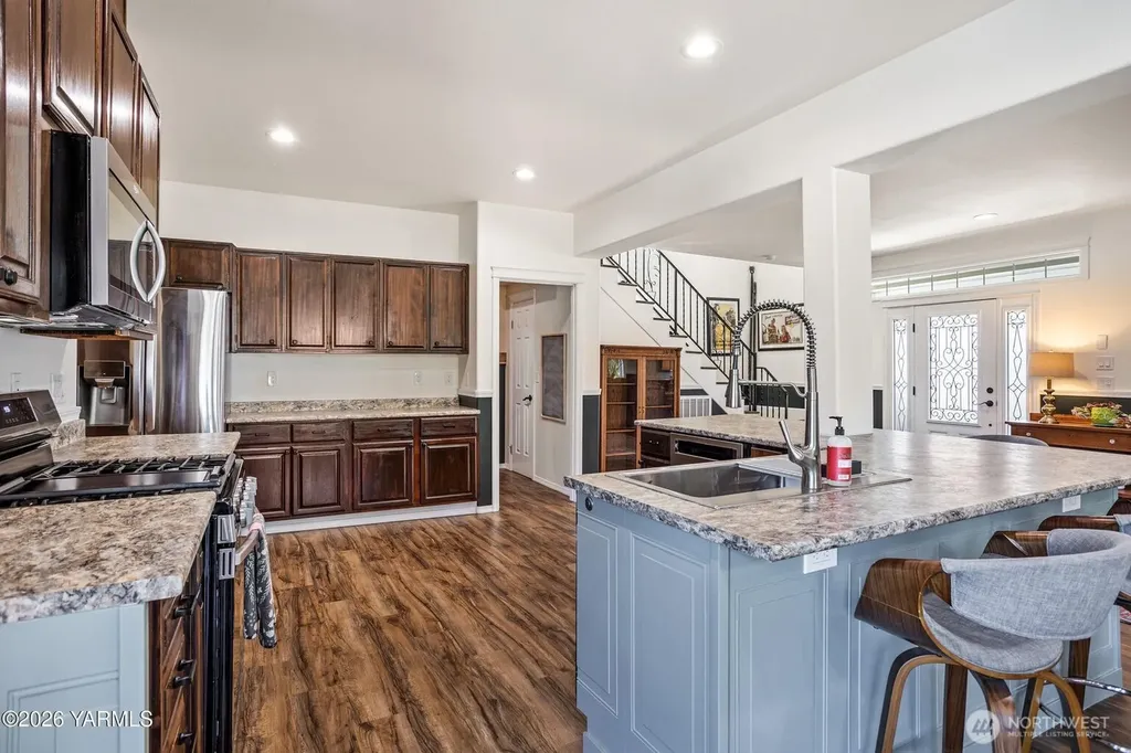 3705 W Chestnut Avenue Yakima WA 98902