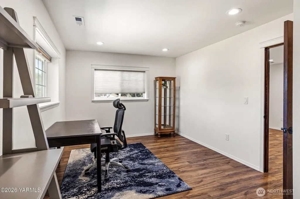 3705 W Chestnut Avenue Yakima WA 98902
