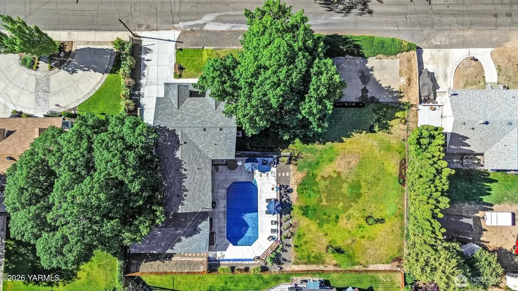 3705 W Chestnut Avenue Yakima WA 98902