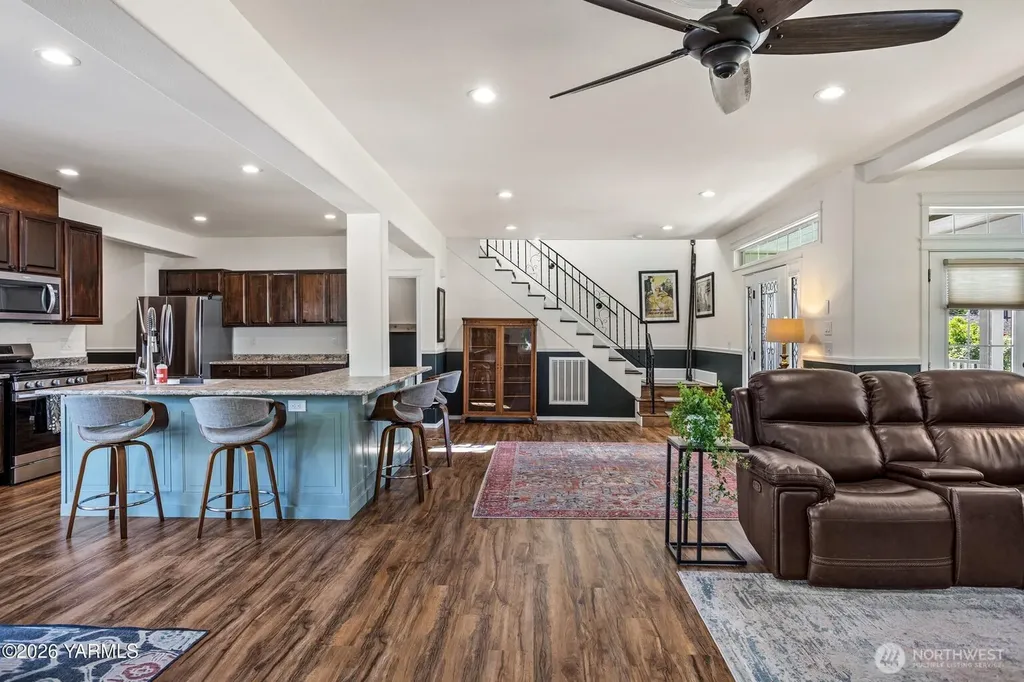 3705 W Chestnut Avenue Yakima WA 98902