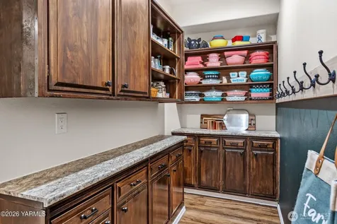 3705 W Chestnut Avenue Yakima WA 98902