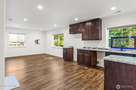 3705 W Chestnut Avenue Yakima WA 98902