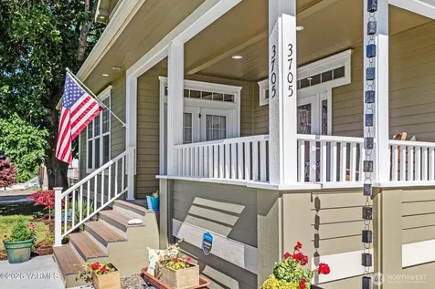3705 W Chestnut Avenue Yakima WA 98902
