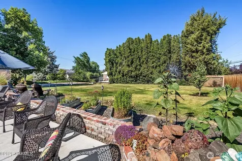 3705 W Chestnut Avenue Yakima WA 98902