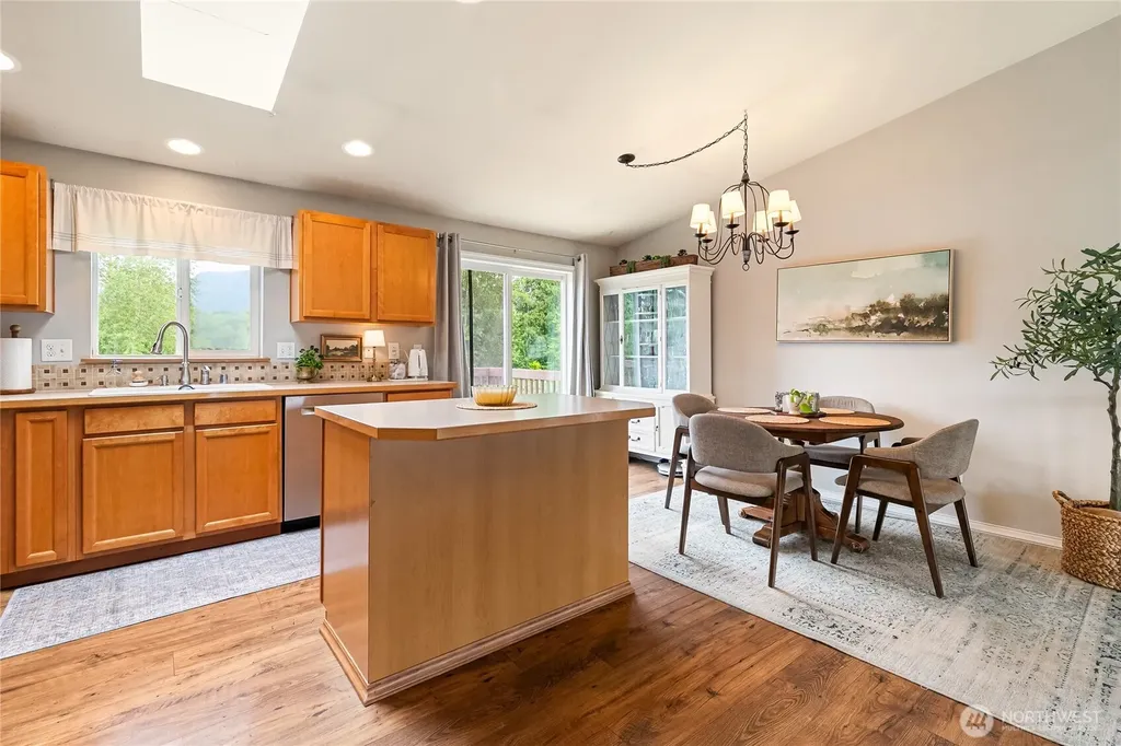 412 Allison Way Nooksack WA 98276