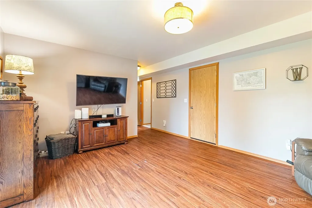 412 Allison Way Nooksack WA 98276